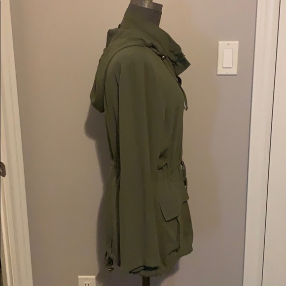 Soft lightweight jacket - Picture 2 of 4